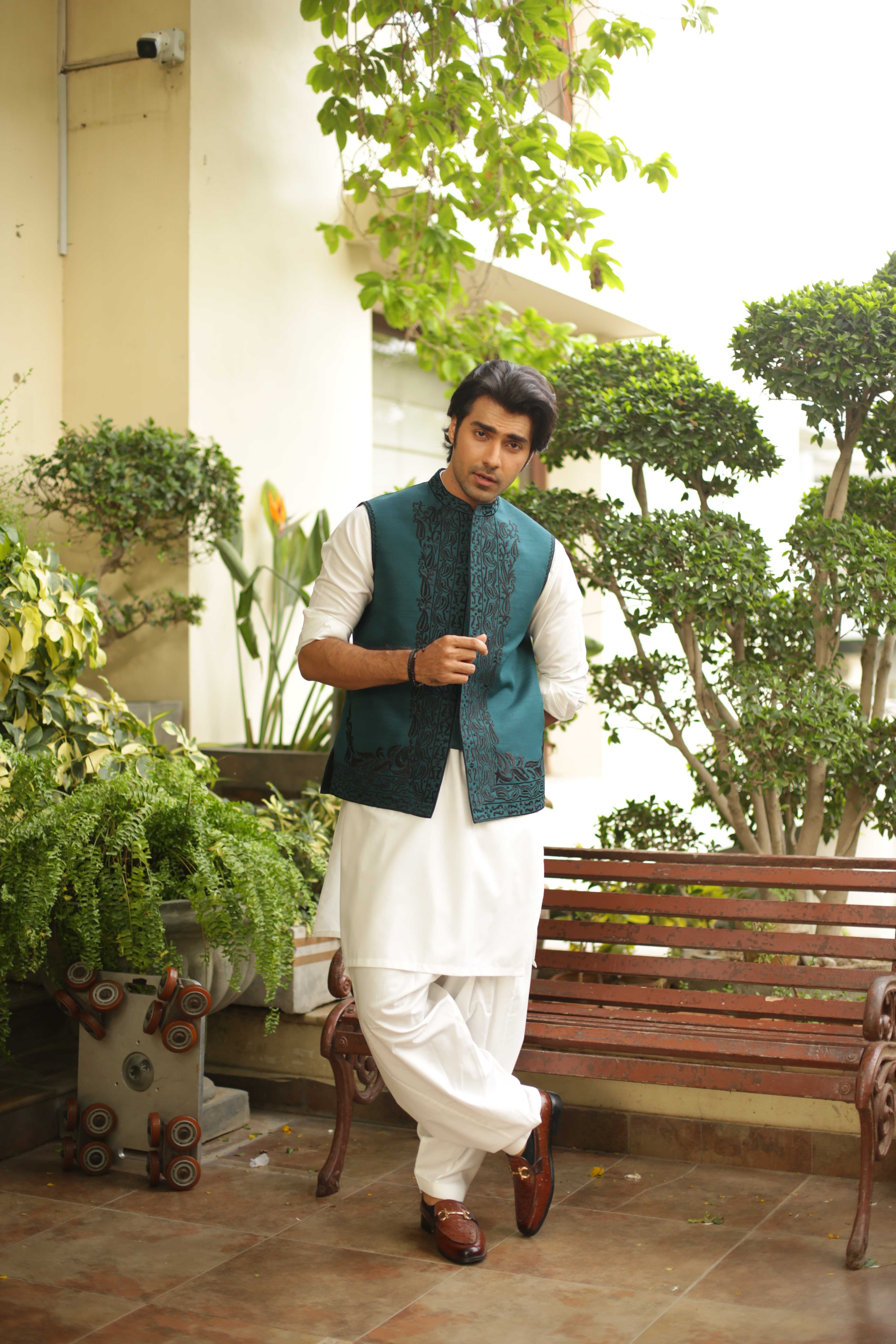 ER WC 2007 Green WaitsCoat For Groom