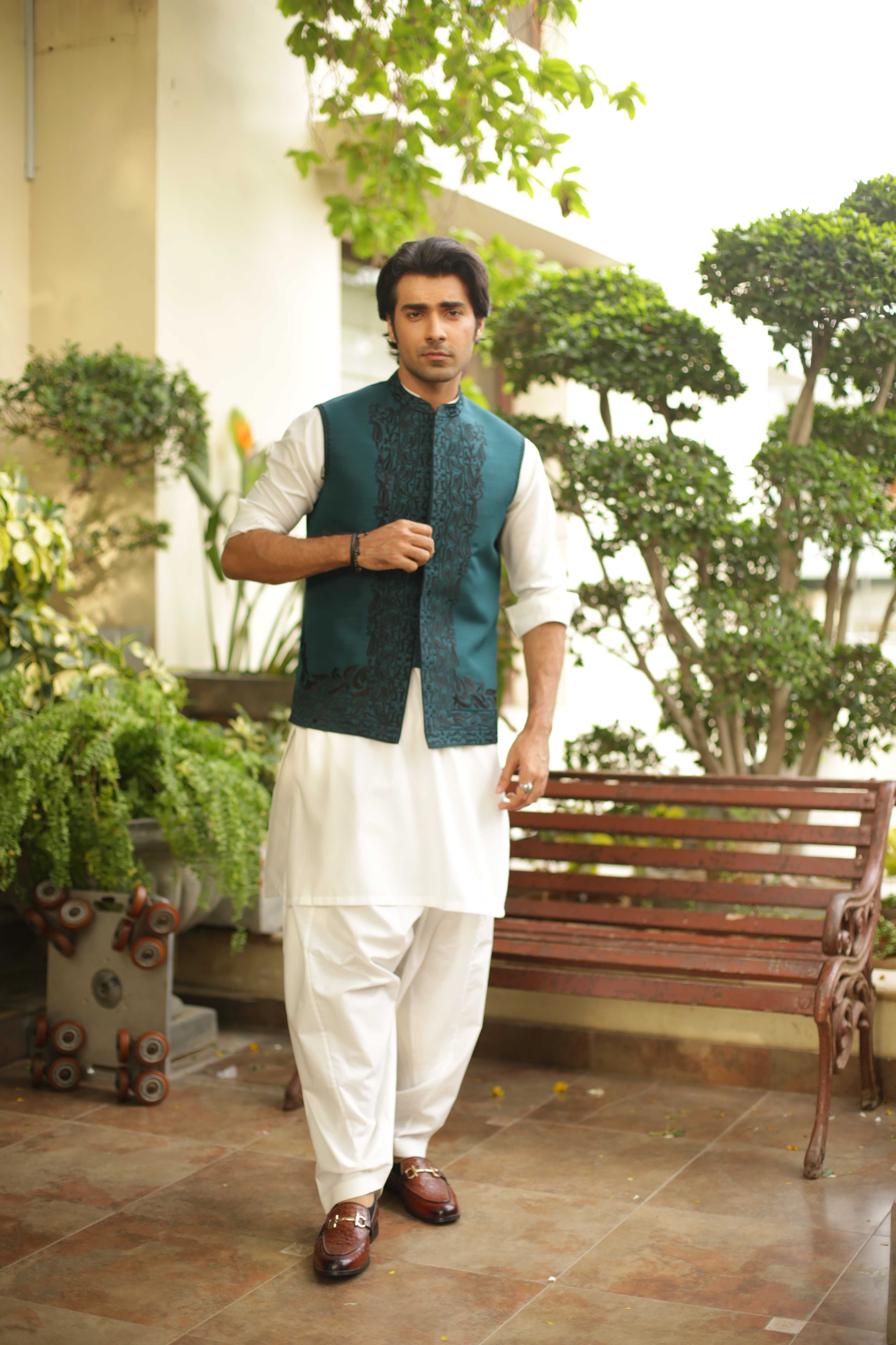ER WC 2007 Green WaitsCoat For Groom