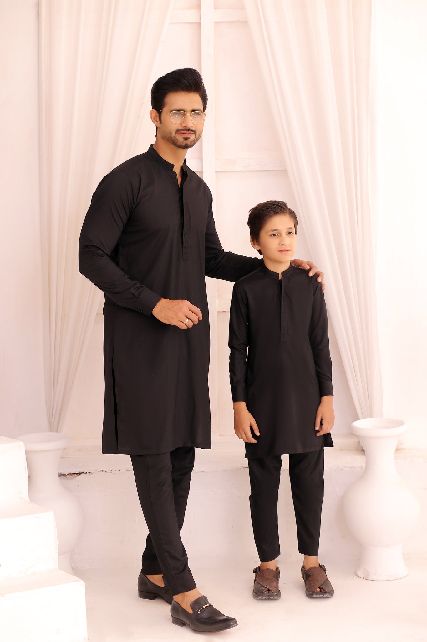 ER FS 4 Black Daddy And Me Outfit  in Black