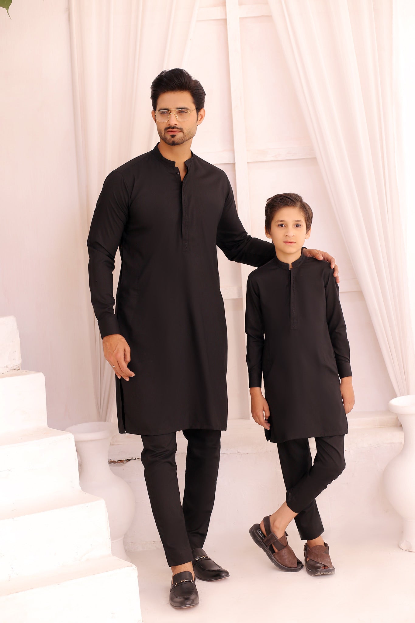 ER FS 4 Black Daddy And Me Outfit  in Black
