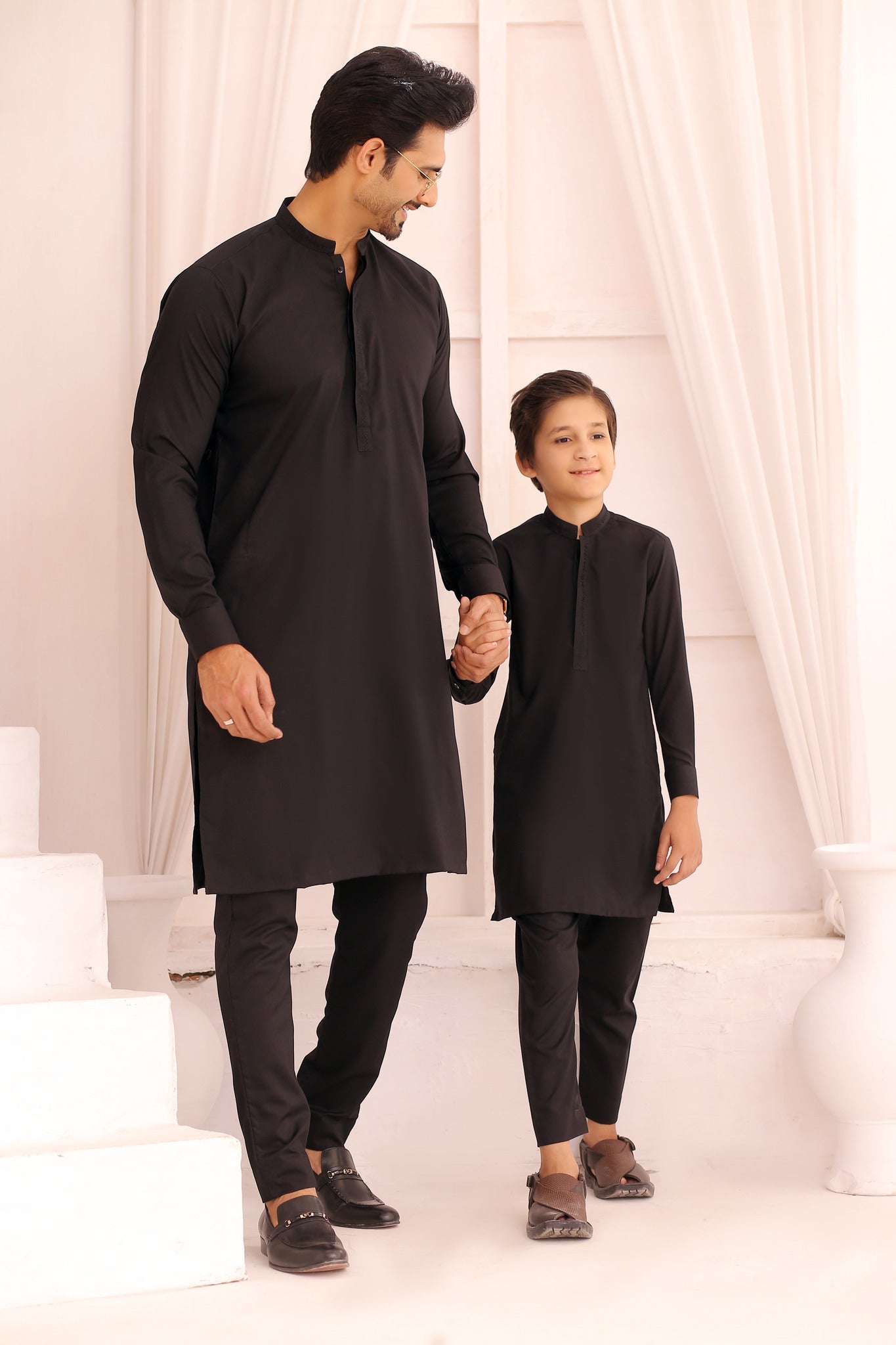 ER FS 4 Black Daddy And Me Outfit  in Black