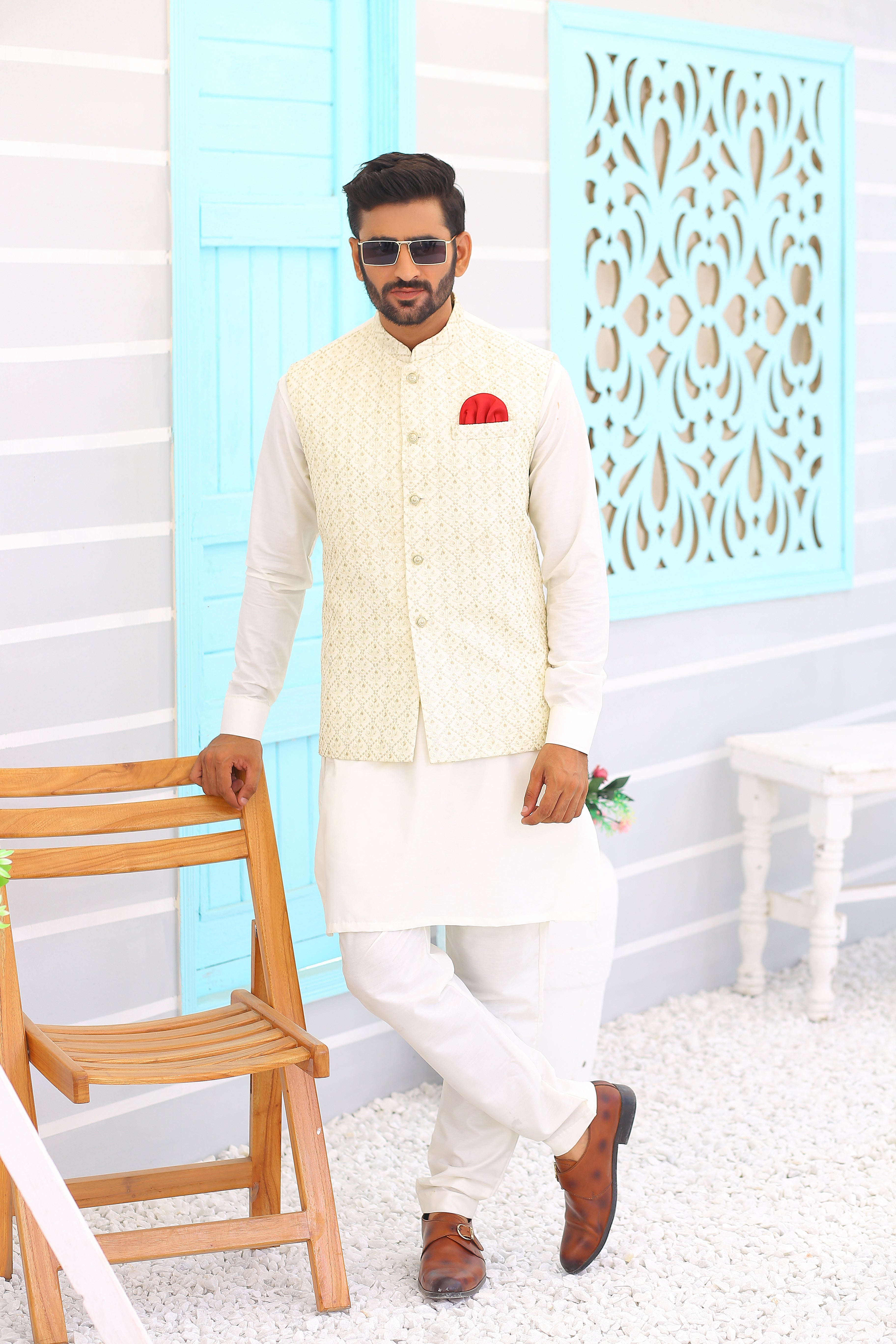 ER WC 1095 Off White Embroidered Waistcoat