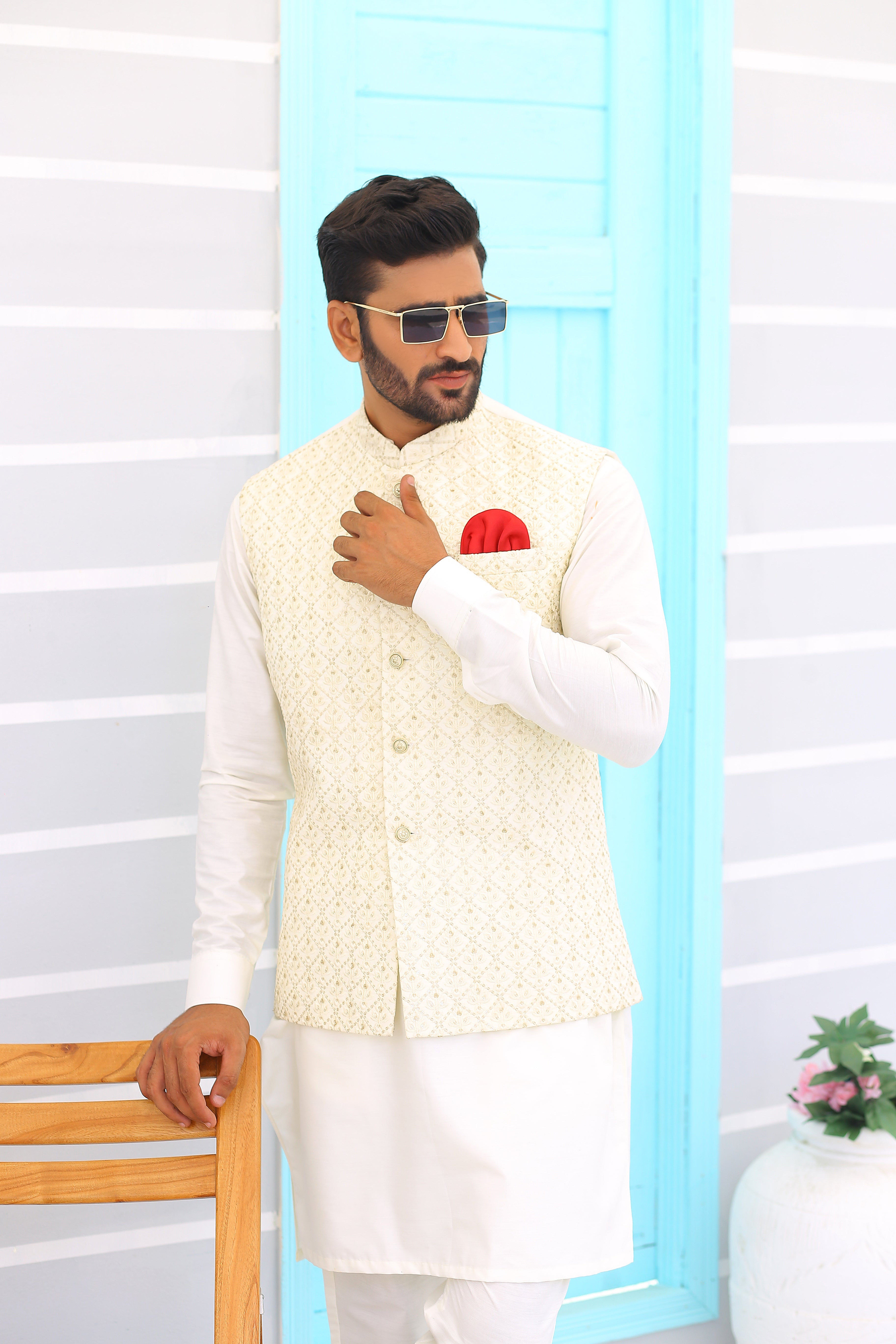 ER WC 1095 Off White Embroidered Waistcoat