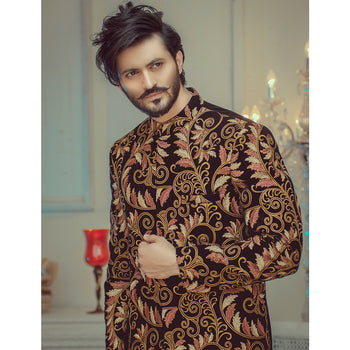 Inmitable Velvet Crafted Embroidery Sherwani For Men